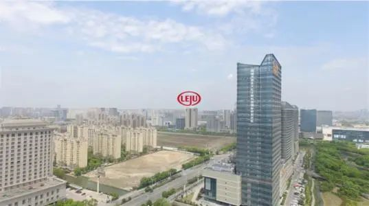 鋼筋價格現(xiàn)在6800元／噸，比3月底貴2800元／噸！沙子水泥人工都在漲，你還在等房降價？別賭今年的房價！買房無技巧，全