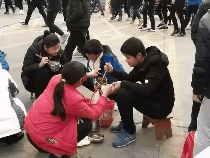 教育的真相:每個(gè)優(yōu)秀孩子的背后,都是父母的奮力托舉!