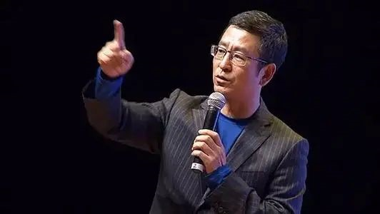 白巖松：中國(guó)的教育最值得吐槽的是家長(zhǎng)｜代表委員談家教