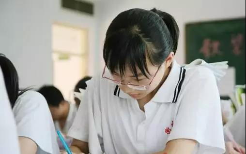家有初中生：初二要在五個方面下功夫，不然上了初三困難重重！