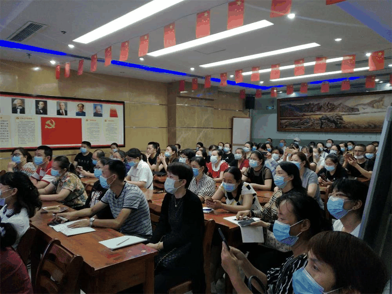 百年教育舉辦的高考志愿公益講座活動取得了圓滿成功