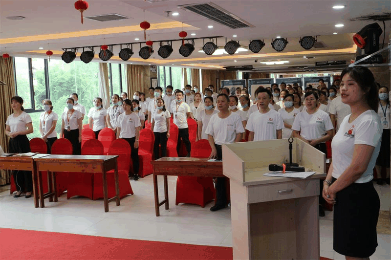 百年好房經(jīng)紀(jì)人三部曲：做人、做事、成交，每一曲都會讓客戶滿意！