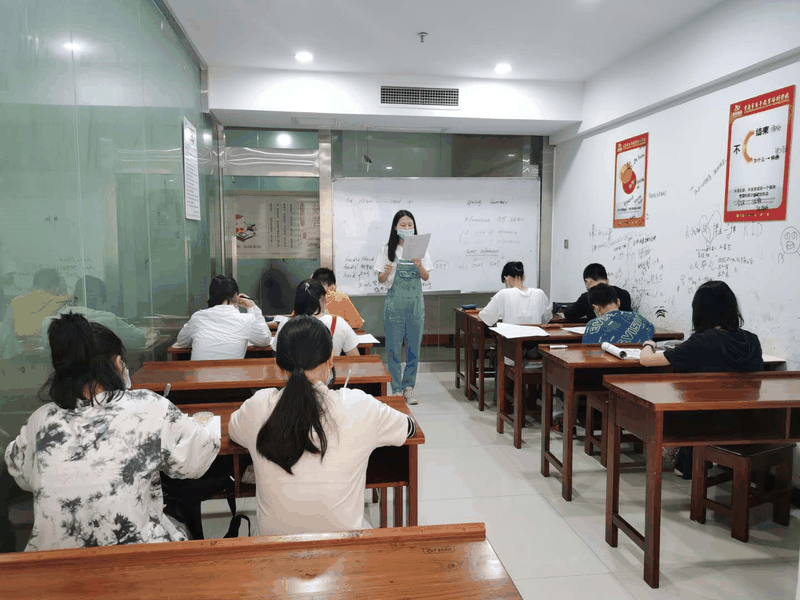 百年教育文化、藝術(shù)培訓(xùn)復(fù)課，“雙師教學(xué)”精彩紛呈