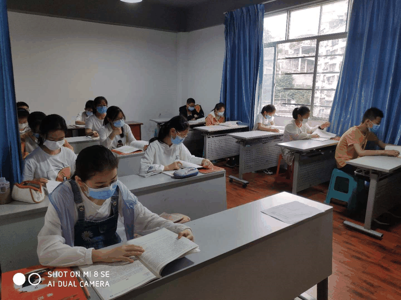 百年教育文化、藝術(shù)培訓(xùn)復(fù)課，“雙師教學(xué)”精彩紛呈