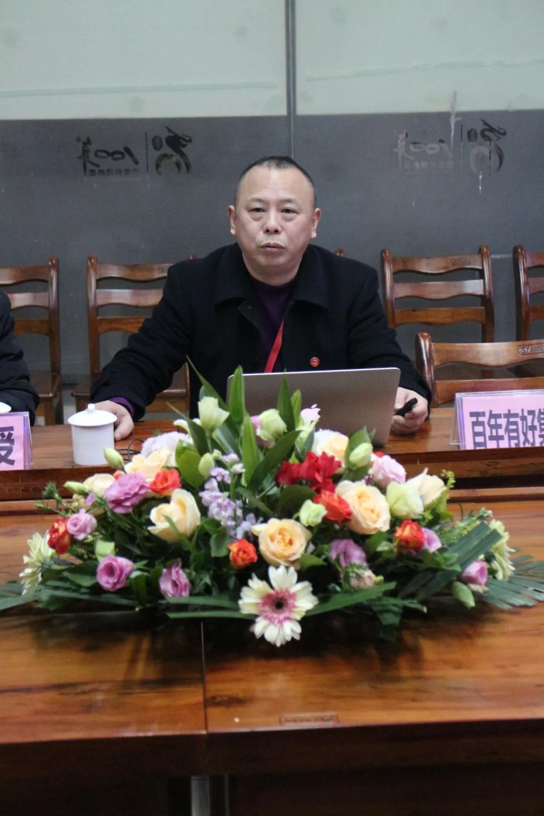 熱烈歡迎太白街道辦事處譚方培書記一行蒞臨百年集團(tuán)指導(dǎo)工作！