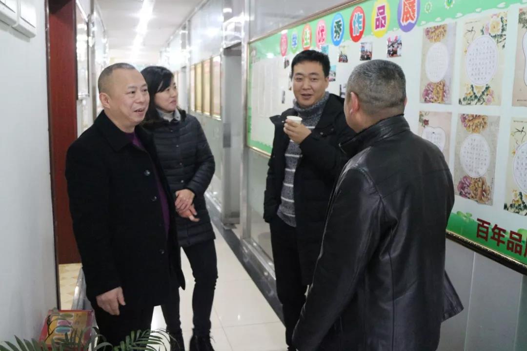 熱烈歡迎市教委交叉檢查組及區(qū)教委領(lǐng)導(dǎo)蒞臨百年教育指導(dǎo)工作！