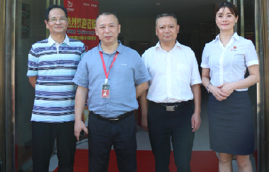 百年教育大愛無疆 獎優(yōu)助學(xué)情暖人心